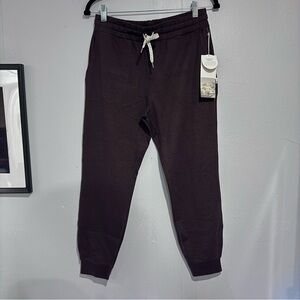 Vuori Dark Mahogany jogger pants!!!